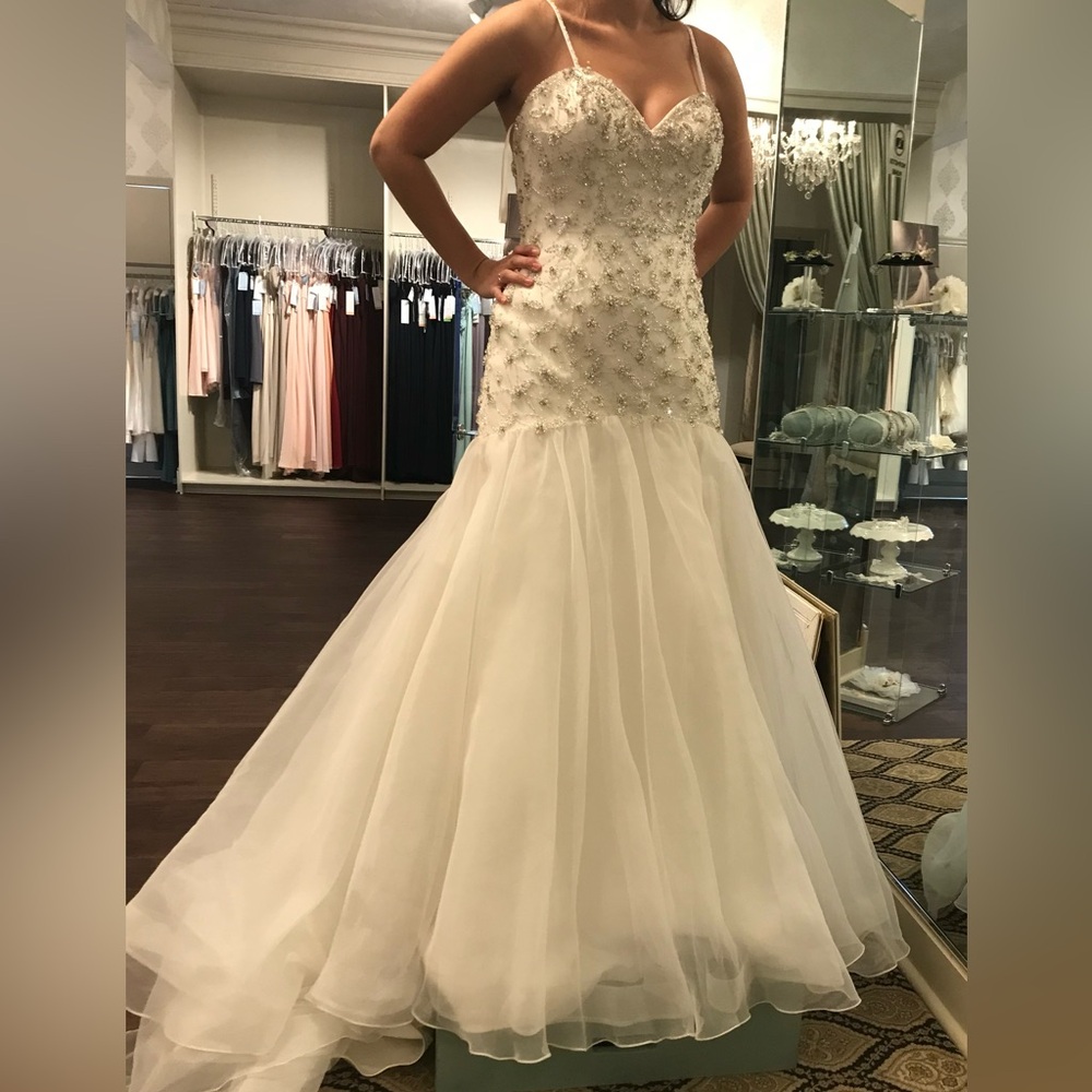 Elegant White Wedding Dress
